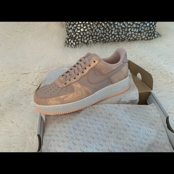 ⭐️🪩🎀BNIB🪩🎀⭐️LIMITED EDITION ROSE GOLD SPARKLE NIKE AF1s-SIZE 10 WOMENS BNEW - Picture 15 of 16